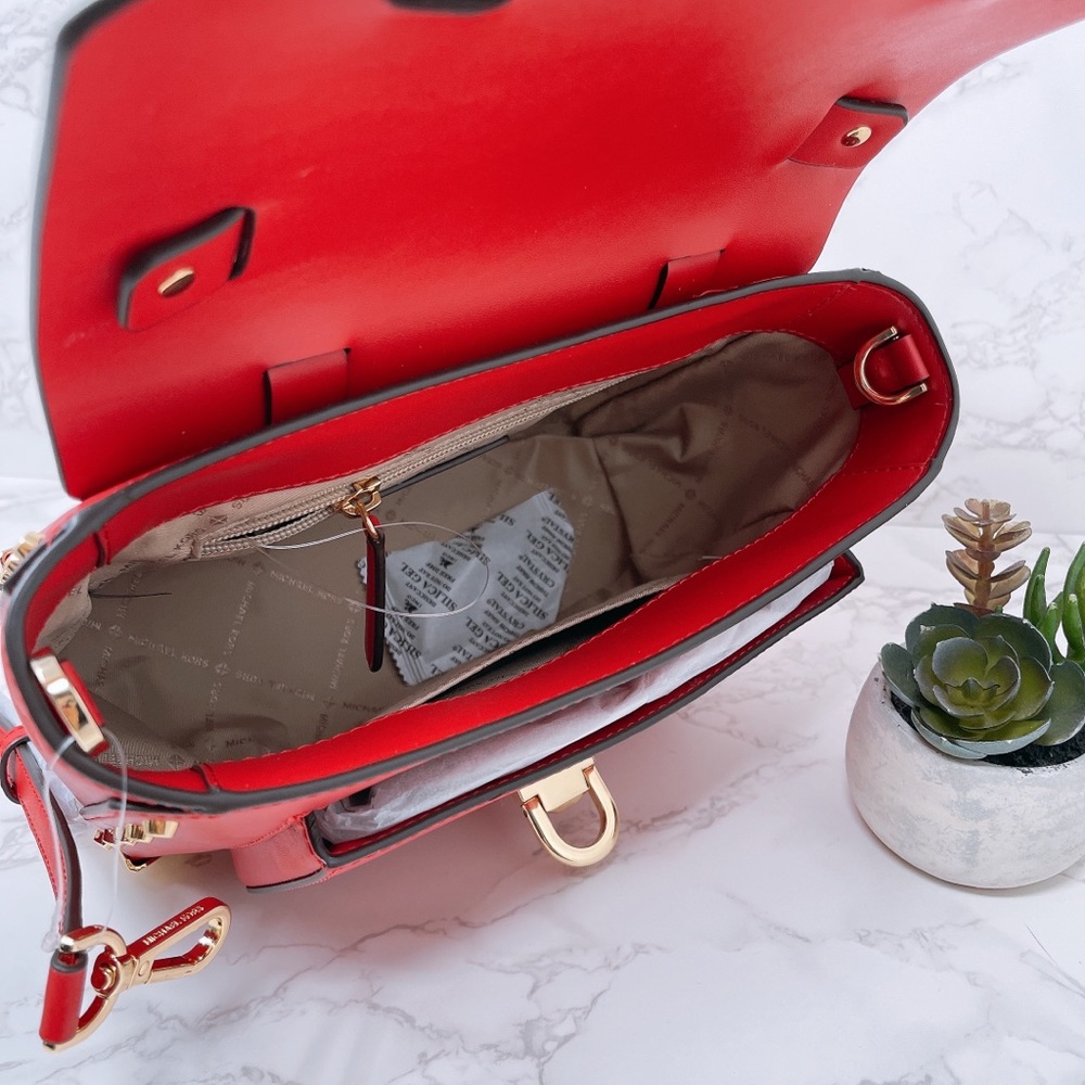 Michael Kors Manhattan Medium Satchel - Picture 6 of 7